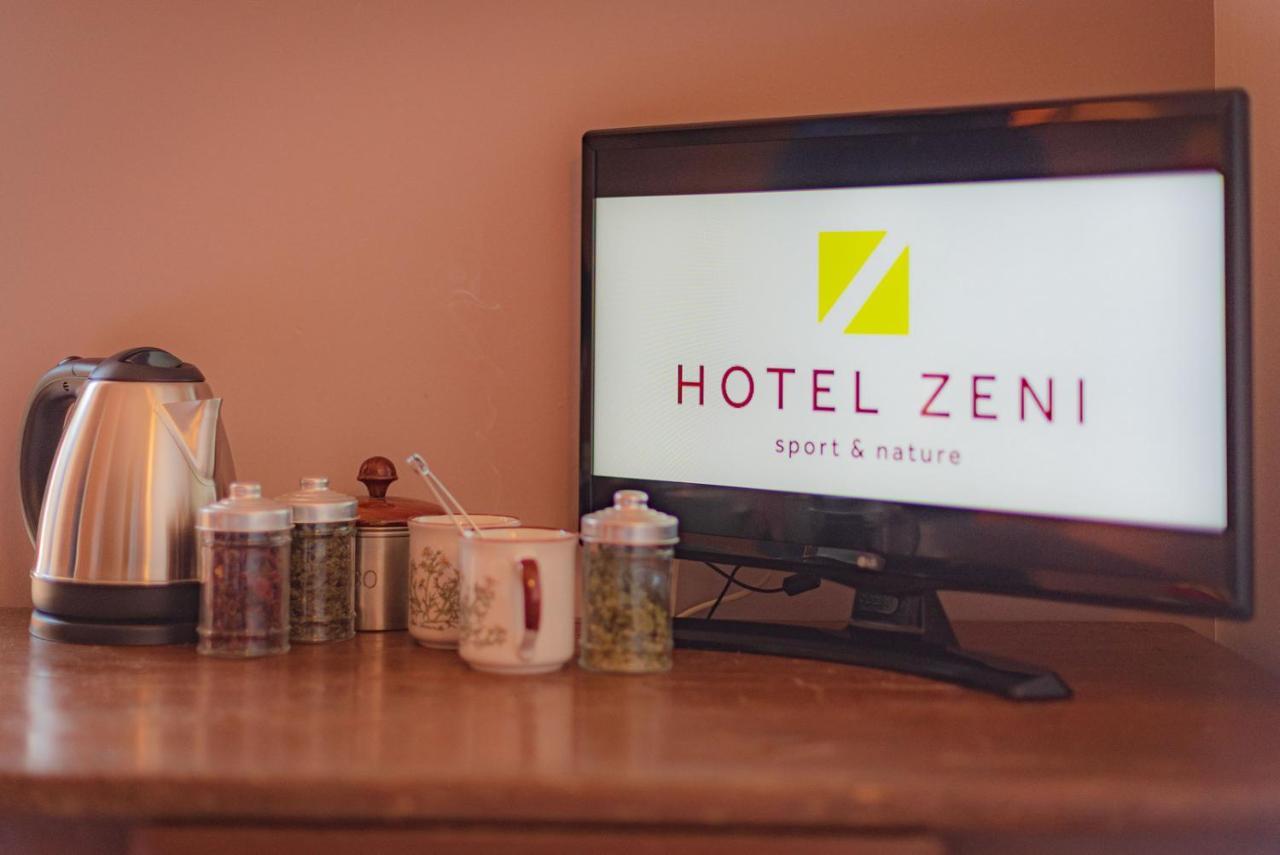 Hotel Zeni ブレントーニコ エクステリア 写真