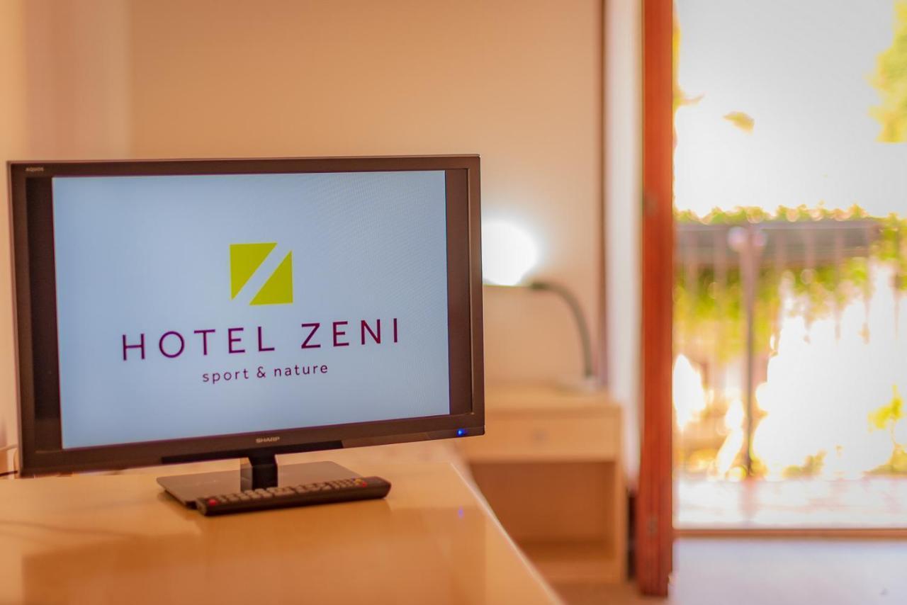 Hotel Zeni ブレントーニコ エクステリア 写真