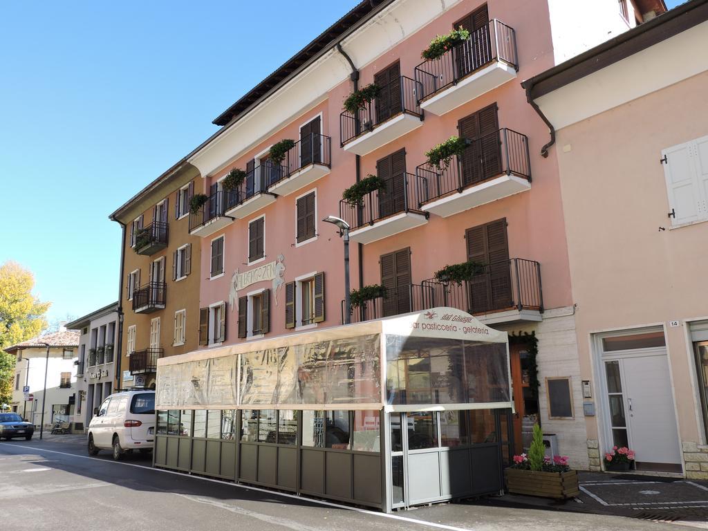 Hotel Zeni ブレントーニコ エクステリア 写真