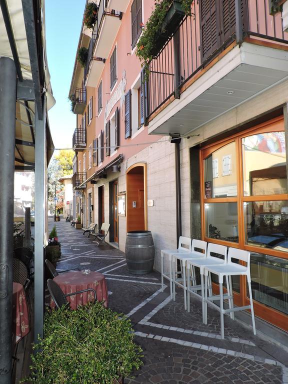Hotel Zeni ブレントーニコ エクステリア 写真